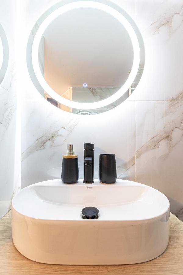 Aegean Pearl Apartment พีเรียส ภายนอก รูปภาพ