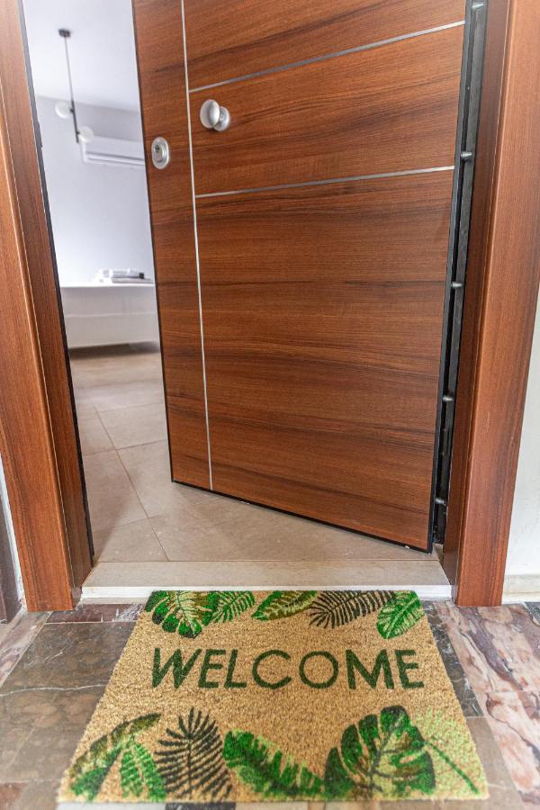 Aegean Pearl Apartment พีเรียส ภายนอก รูปภาพ